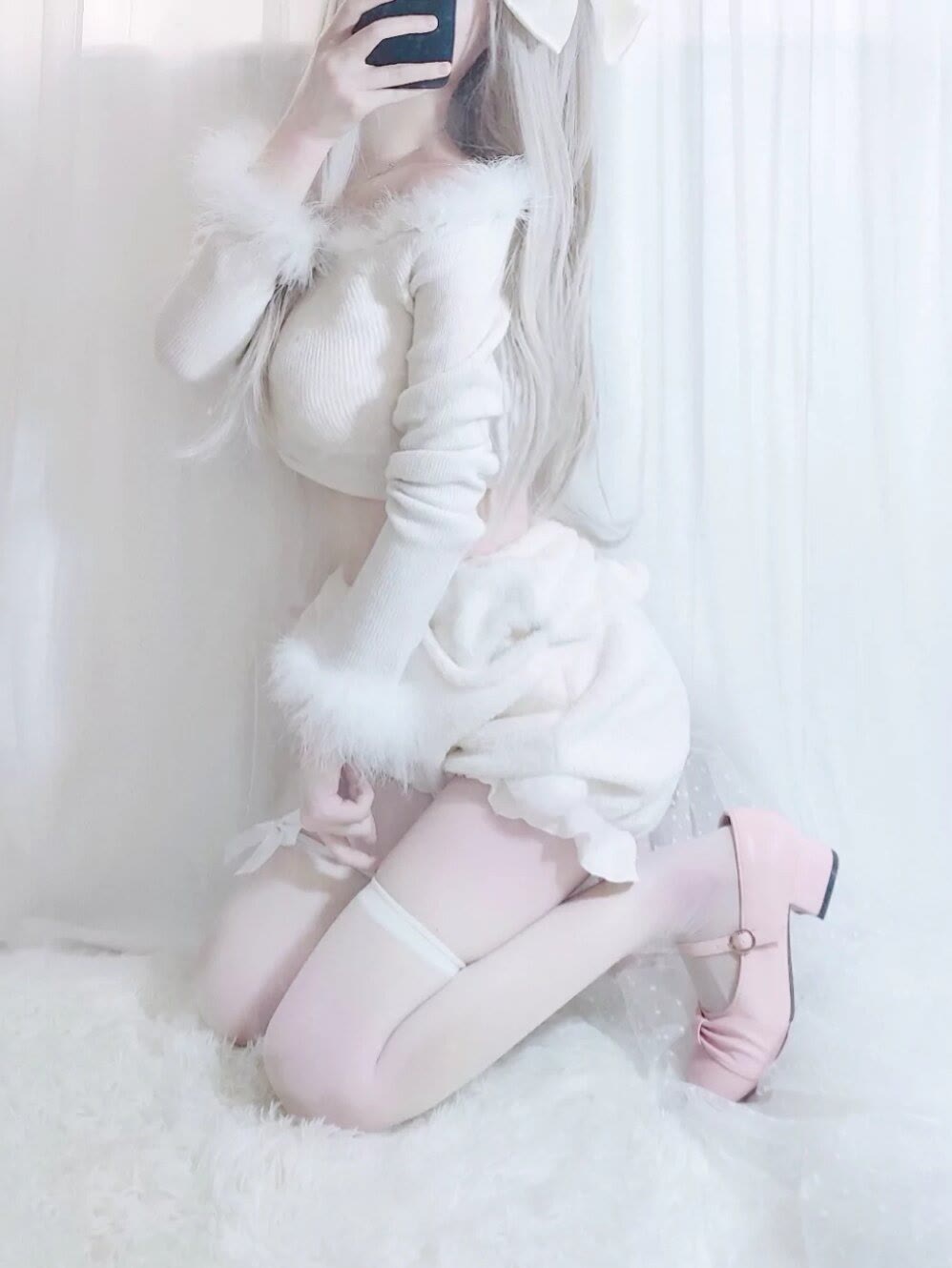 娇嫩的白丝白毛巨乳可爱小娇妻美图插图1 娇嫩的白丝白毛巨乳可爱小娇妻美图插图1