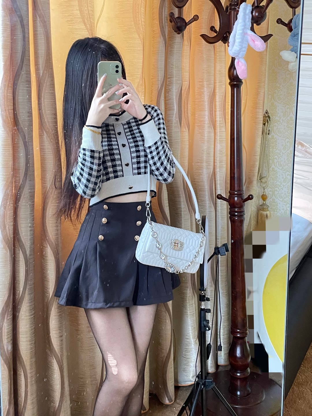 超短裙的大长腿破洞黑丝小姐姐喜欢吗插图3